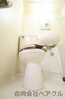 【トイレ】 | フォレスト深草 | 落ち着いた色調のトイレです