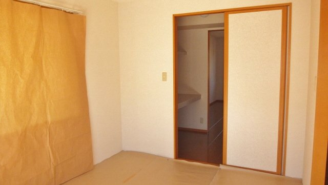 マークサウンドⅡの居間・リビング|全室角部屋です