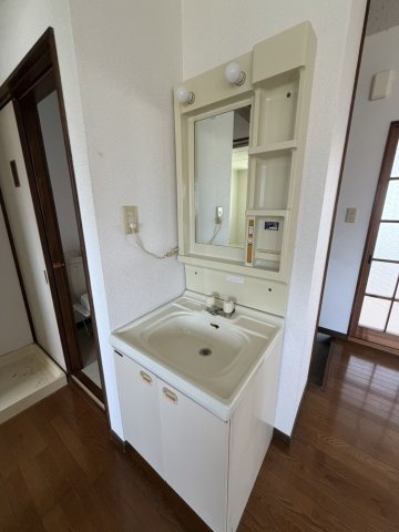 小宅コーポの独立洗面台