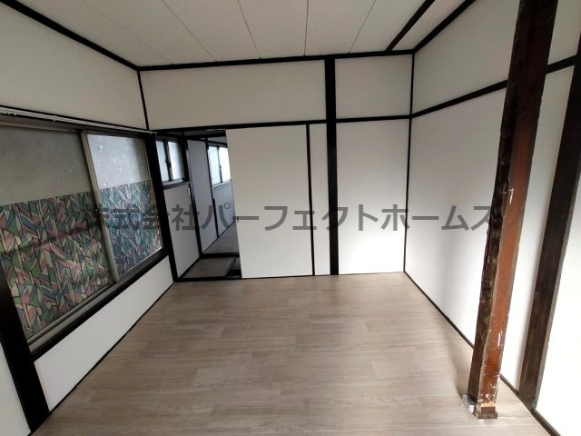 郡津4丁目テラスの洋室|２F左　洋室です！