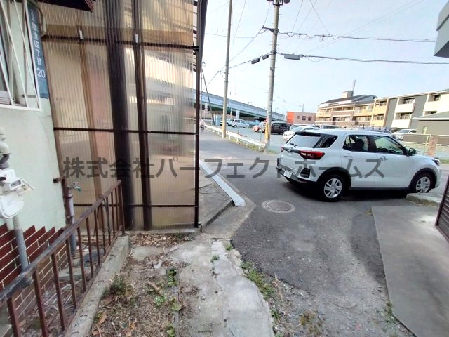 交野市郡津４丁目のテラスの周辺