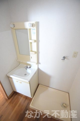 【洗面所】 | 脱衣スペースもあります