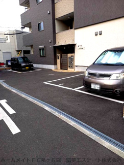 【駐車場】