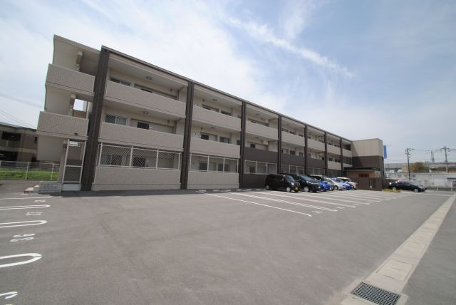 アルページュの外観