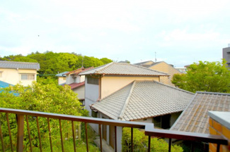 【展望】 | バルコニーは前面にさえぎる高い建物がなく陽当り良好で、お洗濯物も気持ちよく乾きます！