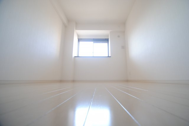 ブランシュールの洋室