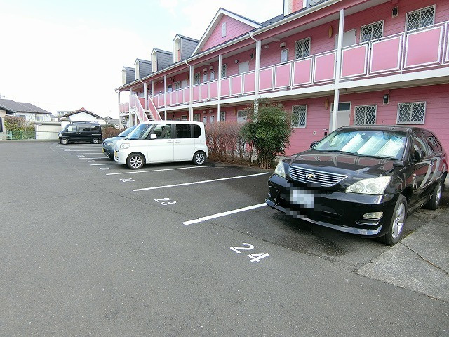 笹本ハイツC棟の駐車場