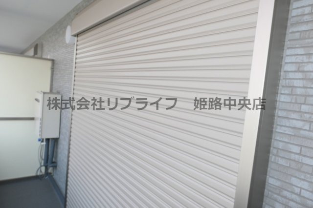 エレアージュ姫路駅南のセキュリティ|シャッター付きです。