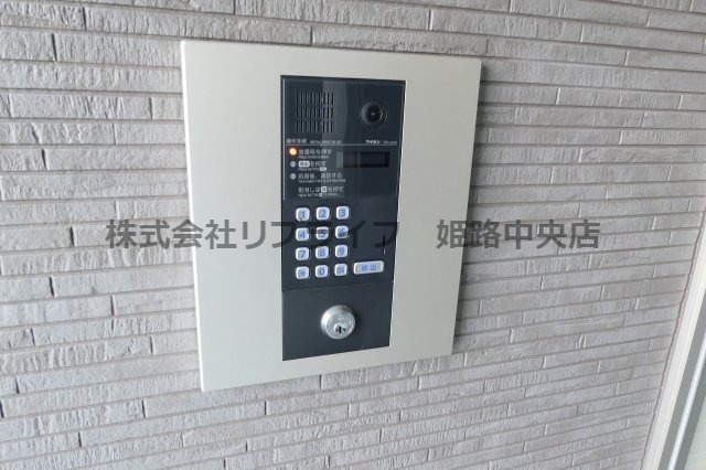 エレアージュ姫路駅南のその他共用部分|オートロック付きの物件です。