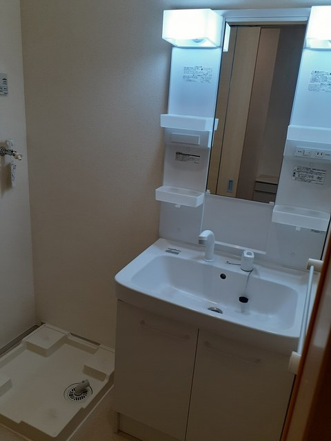 ラフレシール　ガーデンの洗面所