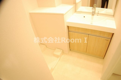 【洗面所】 | アーバネックス谷町Ⅱ | ゆったりとスペースのある洗面所