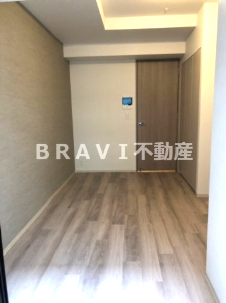 エスリードコート堺筋本町 BRAVI不動産の居間・リビング|ゆったりとした居間です