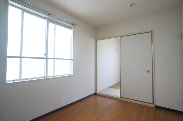 プリムローズワカミヤの居間・リビング