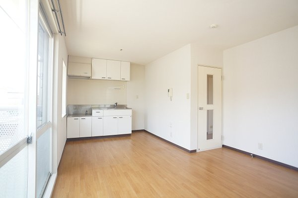 プリムローズワカミヤの居間・リビング