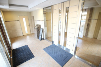 【エントランス】