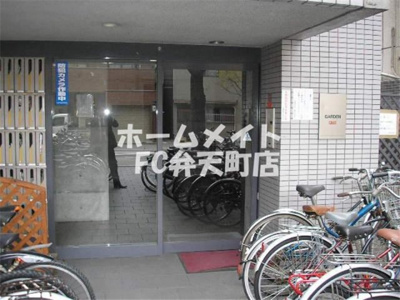 【エントランス】 | ガーデン弁天町 | エントランスです