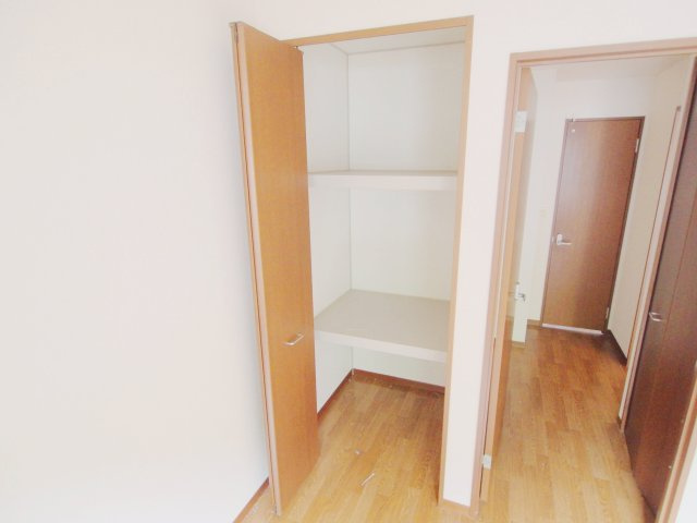 広島市安芸区矢野南４丁目のアパートの収納