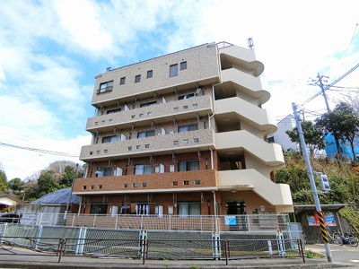【外観】 | クレセント・Ｏ | 小田急線「柿生」駅より徒歩圏内の5階建てマンションです♪近隣には公園が多いので休日のお散歩にも良いですね☆
