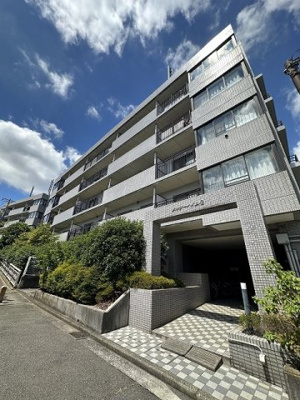 【外観】 | メルシーハイムⅡ | 2沿線利用可能な「センター北」駅・グリーンライン「北山田」駅まで徒歩圏内！2駅2沿線利用可能で通勤通学・お買物にも便利な立地です☆