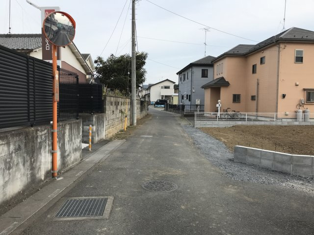 鴻巣市宮前の売地の前面道路含む現地写真|北東側道路
