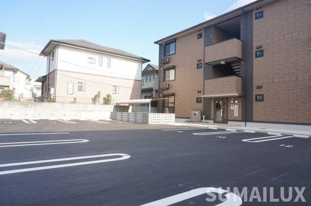 カーサマローネの駐車場