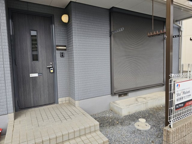 グラン元町のエントランス|一戸建て感覚のアパートです