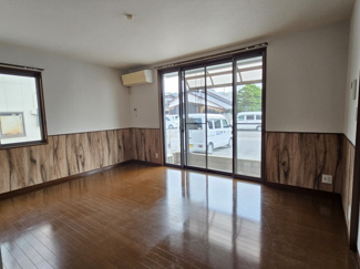 【居間・リビング】 | グラン元町 | 明るくいリビングです