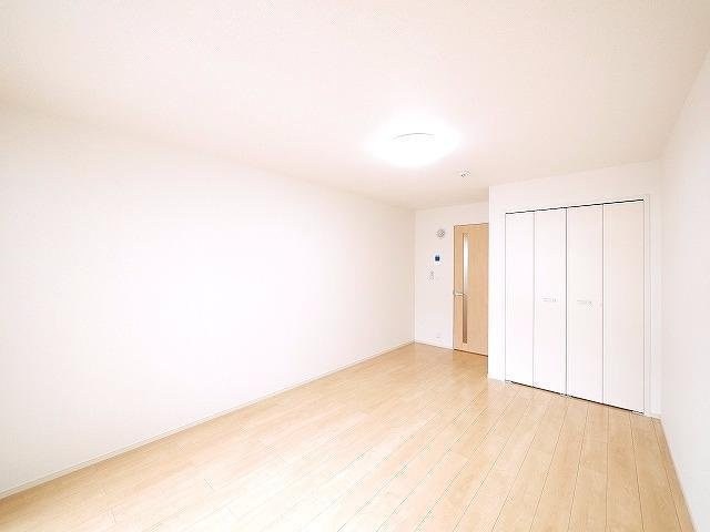 イリーデⅡの洋室|明るい洋室です