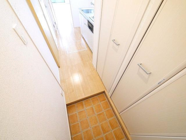 イリーデⅡの玄関|収納もある玄関です