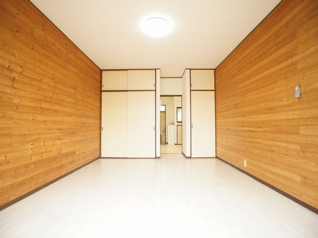 【居間・リビング】 | TOYOUKEハイツ | 充実収納付きです♪