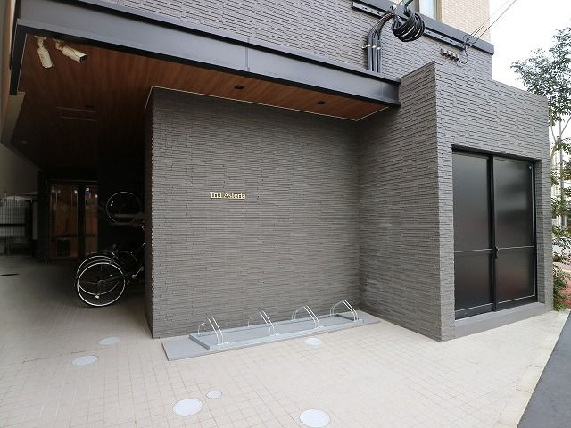 【エントランス】 | Tria Asteria | 建物の内部です