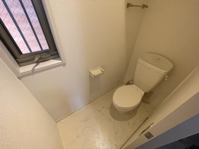 ヴァンデローズ　(vent des roses)　☆弊社管理物件☆のトイレ|コンパクトで使いやすいトイレです