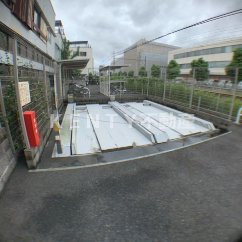 【駐車場】 | スタイリオ下丸子 | 駐車場があるので、車を買う予定の方も安心です