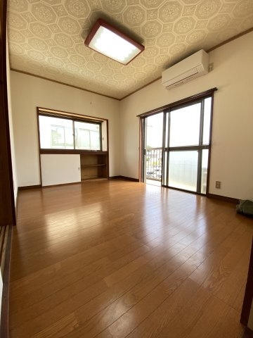 請西２丁目戸建の内装|2階洋室7帖（北西側）