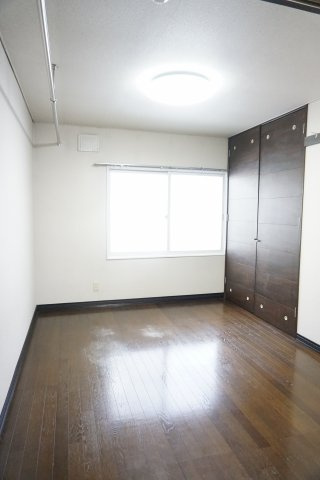 旭町スカイハイツの寝室