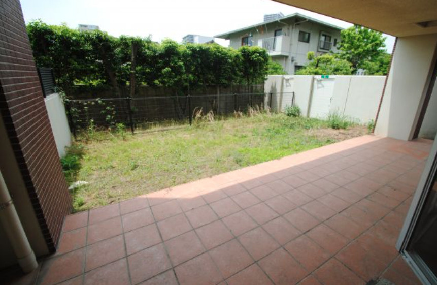 ランドゥール城南の杜【10,000円キャッシュバック対象物件】の庭|お庭でゆったりと過ごせます