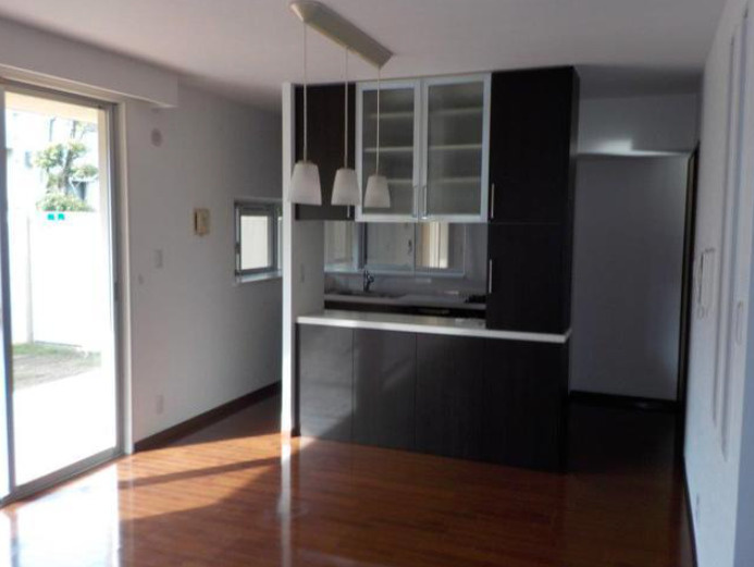 ランドゥール城南の杜【10,000円キャッシュバック対象物件】の居間・リビング|おしゃれな居間です