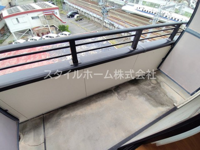 【バルコニー】 | 梅田ビル | 別部屋写真です。
