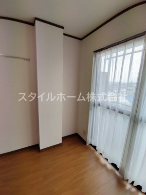【居間・リビング】 | 梅田ビル | 別部屋写真です。