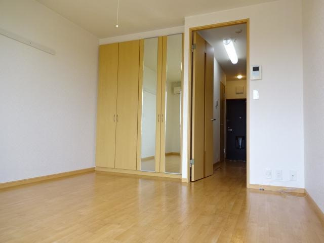 ケイ アスカの居間・リビング|洋室