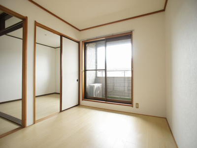 【子供部屋】 | 塚原マンションA | キレイな洋間です。