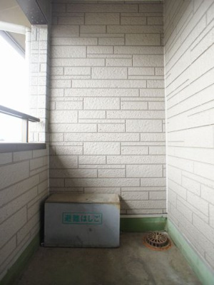 【バルコニー】 | 塚原マンションA | 日当たり良好！お洗濯物がたくさん干せます♪