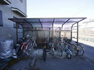【その他共用部分】 | 塚原マンションA | 屋根付きの駐輪場があります♪