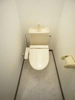 【トイレ】 | 塚原マンションA | 温水洗浄暖房便座機能付きです♪