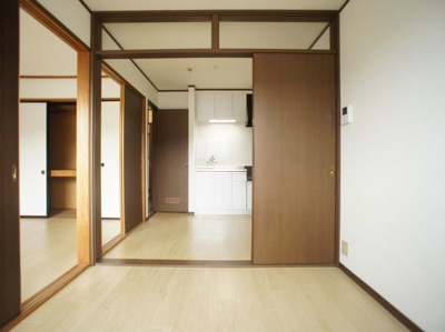 【居間・リビング】 | 塚原マンションA | ゆったりできるリビングです♪