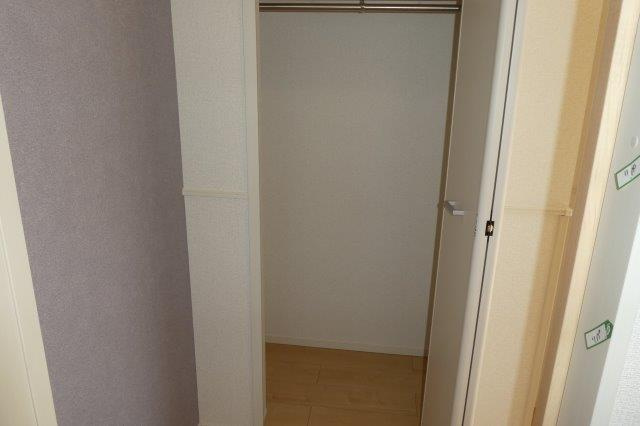 フローレスの収納|廊下収納