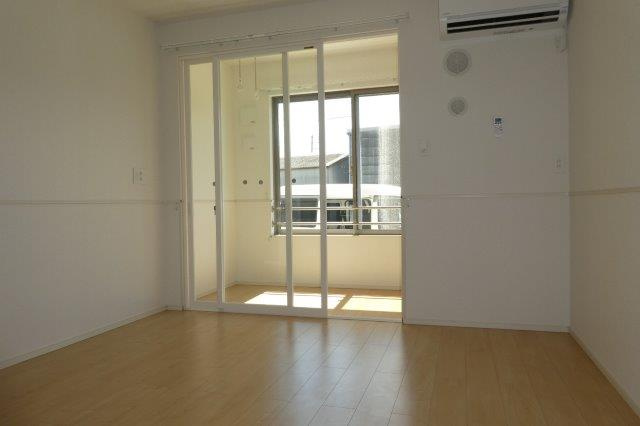 フローレスの居間・リビング