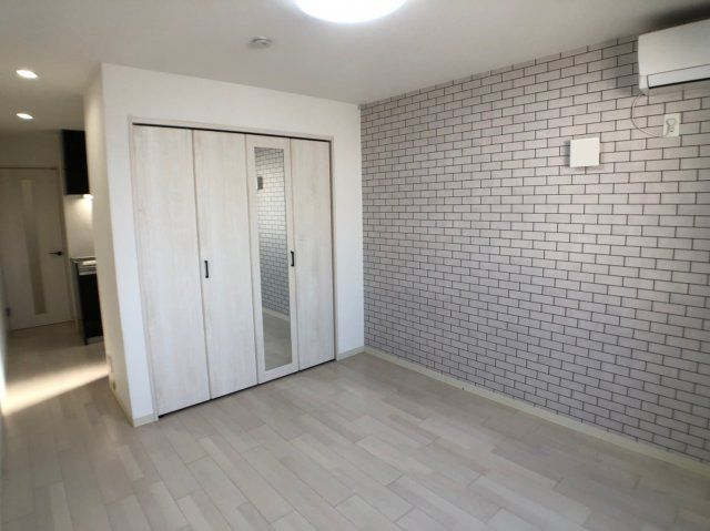クリエオーレ長瀬町の洋室