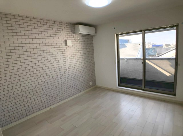 クリエオーレ長瀬町の洋室