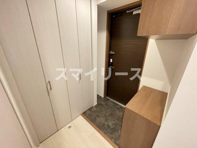 Y・ノヴェルB棟の玄関